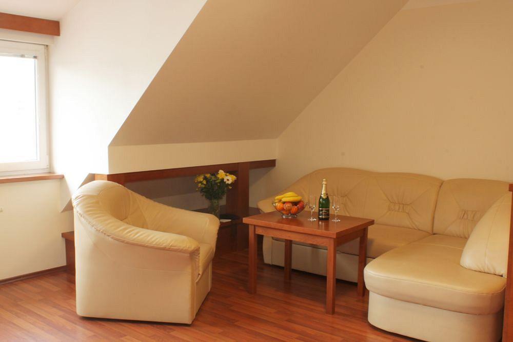 Hotel Popelka Prague Exterior photo