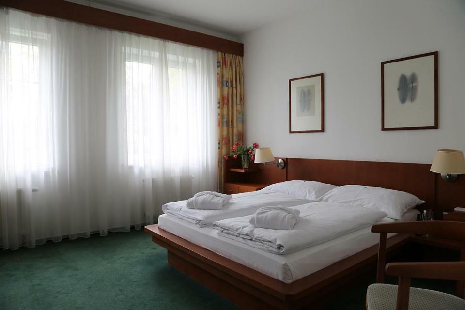 Hotel Popelka Prague Exterior photo