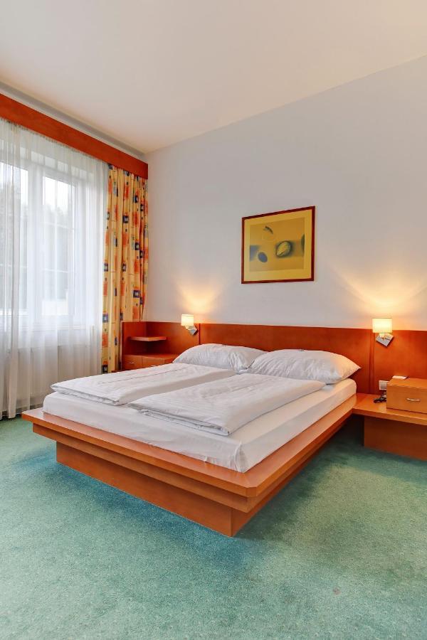 Hotel Popelka Prague Exterior photo
