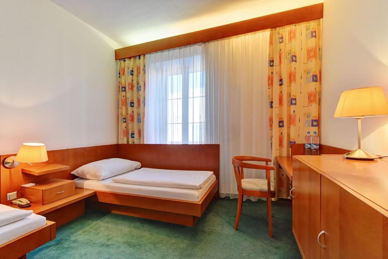 Hotel Popelka Prague Exterior photo