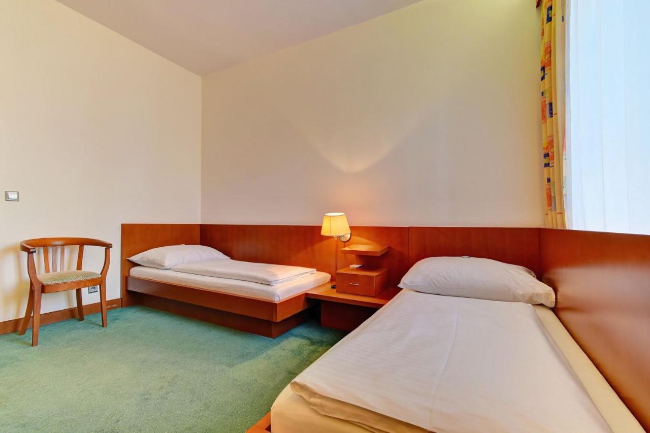 Hotel Popelka Prague Exterior photo