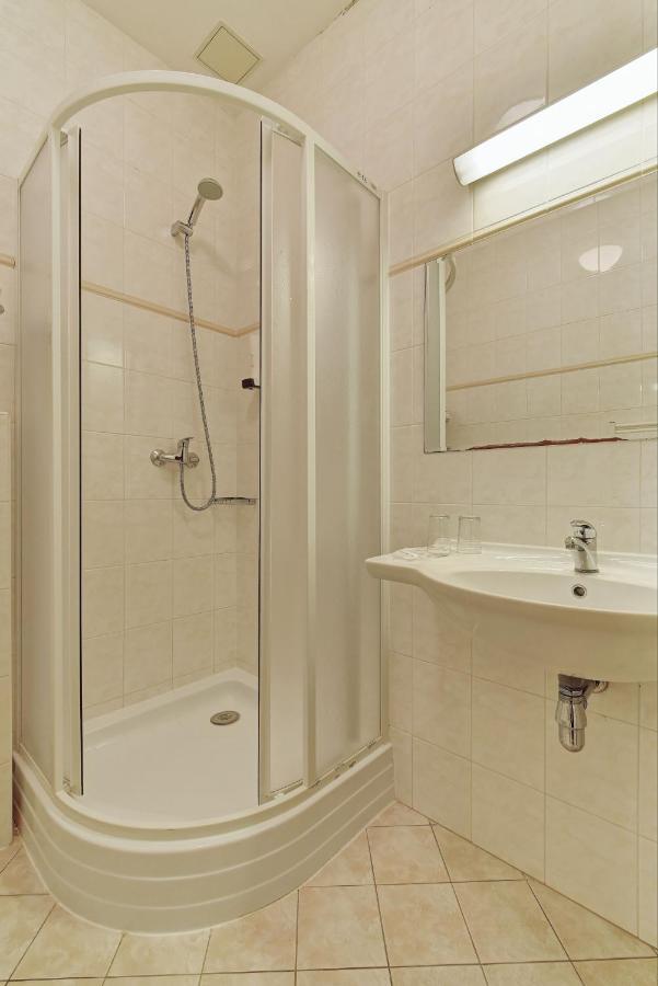 Hotel Popelka Prague Exterior photo